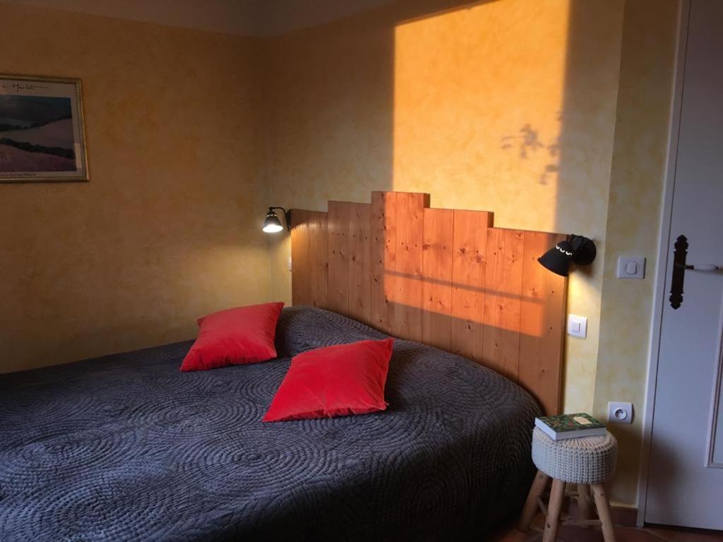 La Ferme Du Petit Segries Bed And Breakfast 무스티에생마리 외부 사진