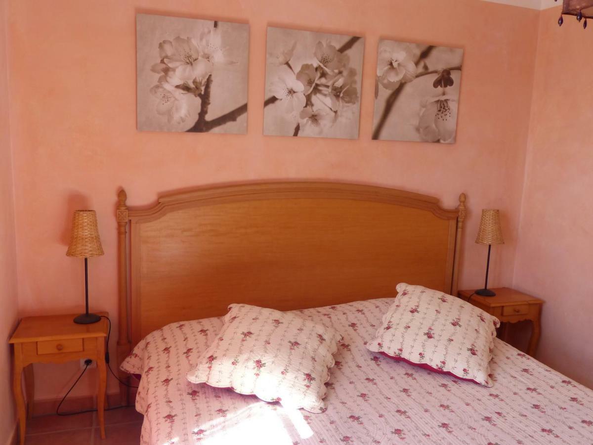 La Ferme Du Petit Segries Bed And Breakfast 무스티에생마리 외부 사진