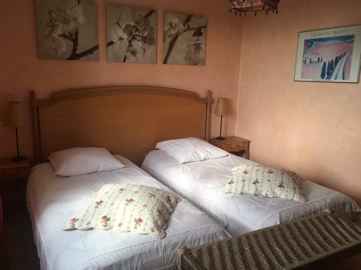 La Ferme Du Petit Segries Bed And Breakfast 무스티에생마리 외부 사진