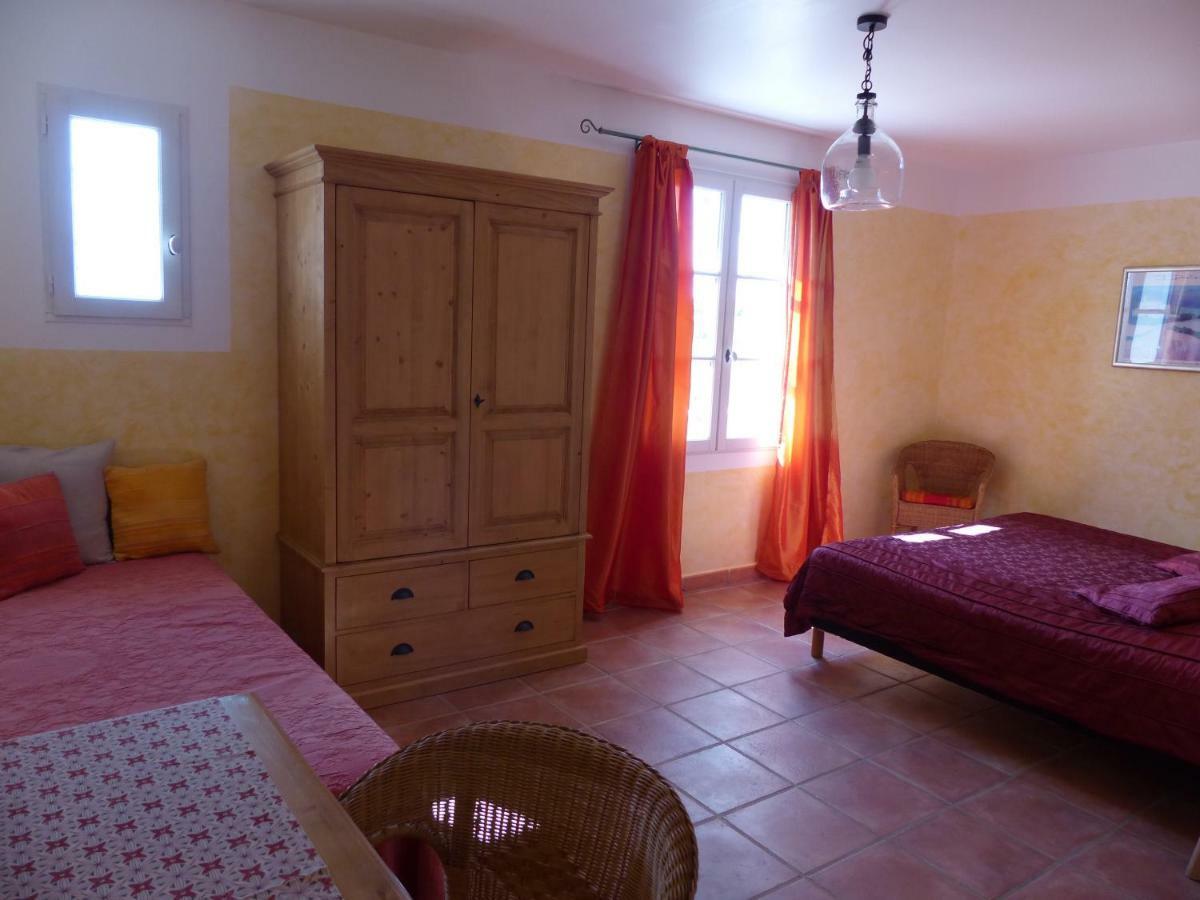 La Ferme Du Petit Segries Bed And Breakfast 무스티에생마리 외부 사진