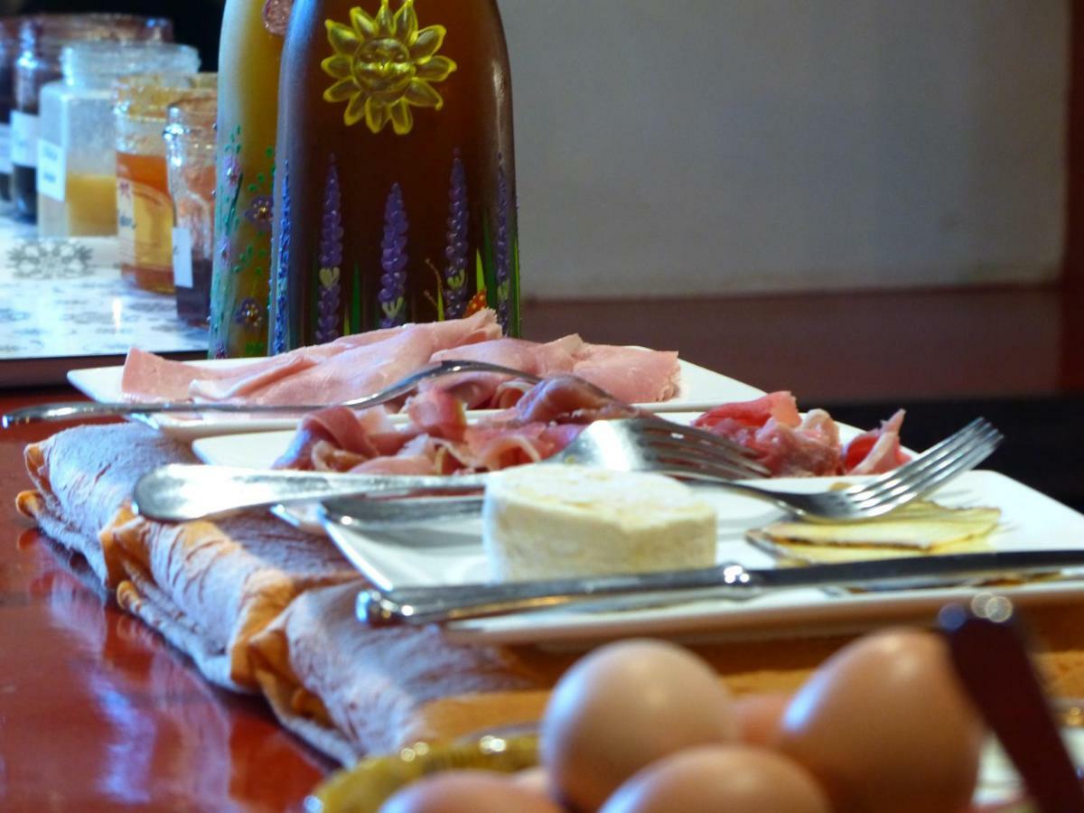 La Ferme Du Petit Segries Bed And Breakfast 무스티에생마리 외부 사진